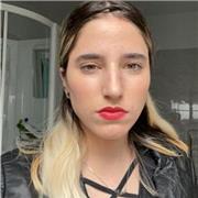 Offro lezioni sia a studenti che ad adulti appassionati d'arte. 
Se necessario sono disponibile online